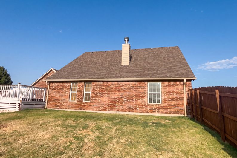 Photo 5 of 23 of 12 Wahnetah Ln, Lawton, OK