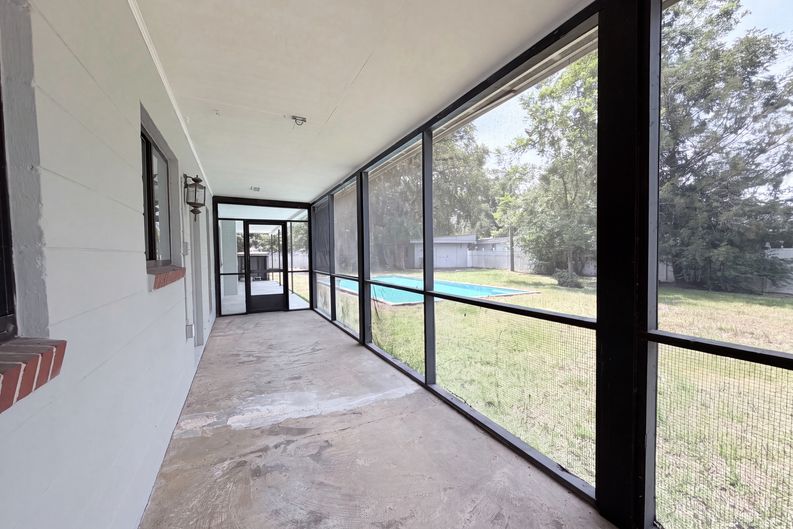 Photo 16 of 21 of 1605 Raiford Rd, Starke, FL