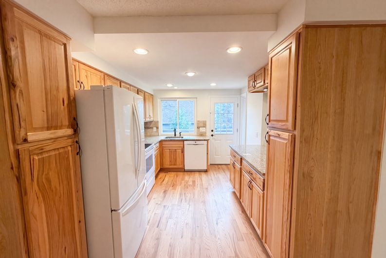 Photo 11 of 26 of 3075 E Long Cir S, Centennial, CO