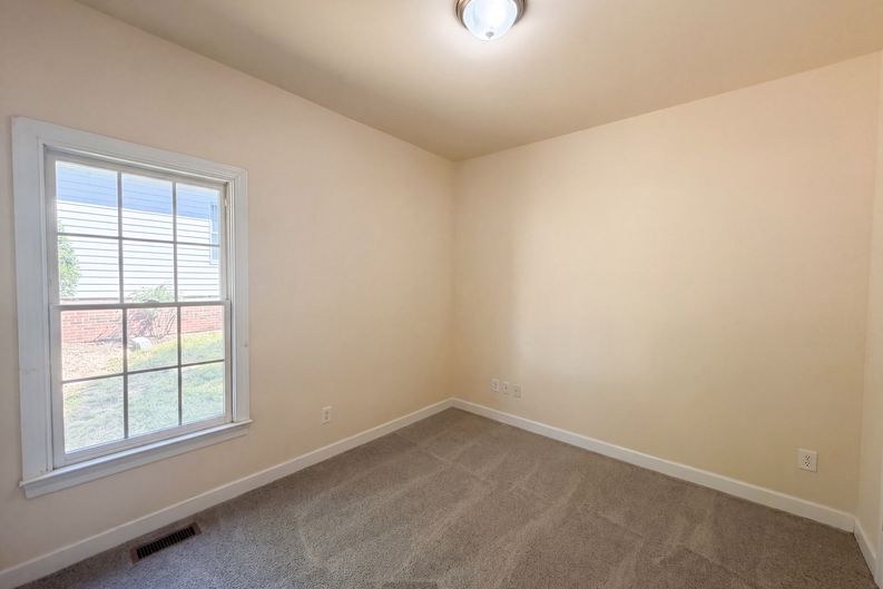 Photo 12 of 16 of 6128 Remington Lake Dr, Raleigh, NC