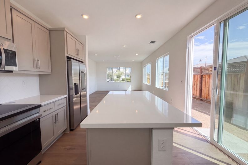 Photo 7 of 22 of 16213 Sculptor Ave, Lathrop, CA