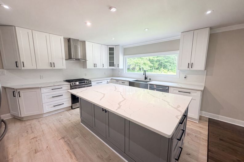 Photo 10 of 43 of 37045 Chagrin Blvd, Chagrin Falls, OH