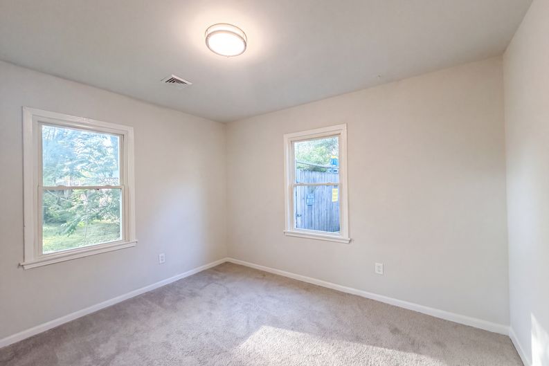 Photo 12 of 23 of 2785 Linview Ave, Columbus, OH
