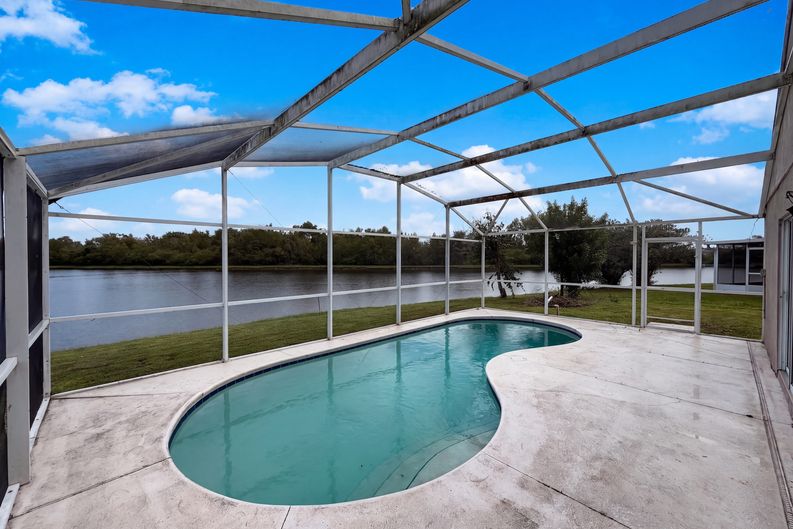 Photo 28 of 38 of 225 Southbridge Cir, Kissimmee, FL