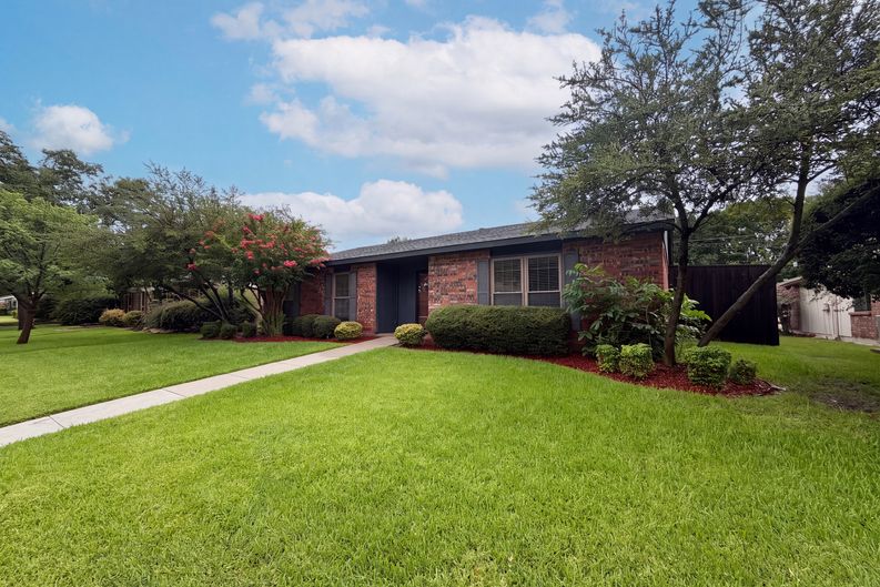 Photo 23 of 28 of 530 Shadowcrest Ln, Coppell, TX