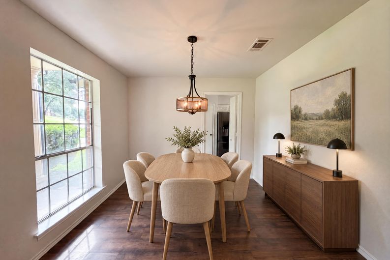 Photo 6 of 20 of 722 S Forest Ln, Duncanville, TX