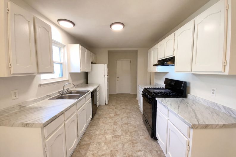 Photo 7 of 16 of 1407 Rose Ave, Killeen, TX