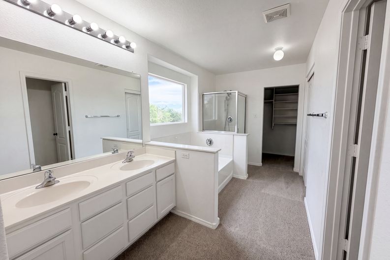 Photo 8 of 24 of 429 Playful Meadows Dr NE, Rio Rancho, NM