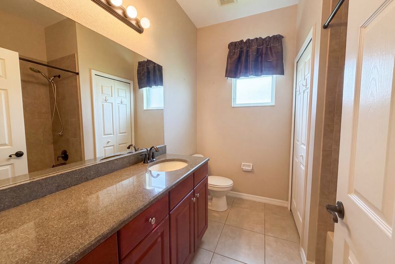 Photo 13 of 27 of 5605 Windsong Oak Dr, Leesburg, FL