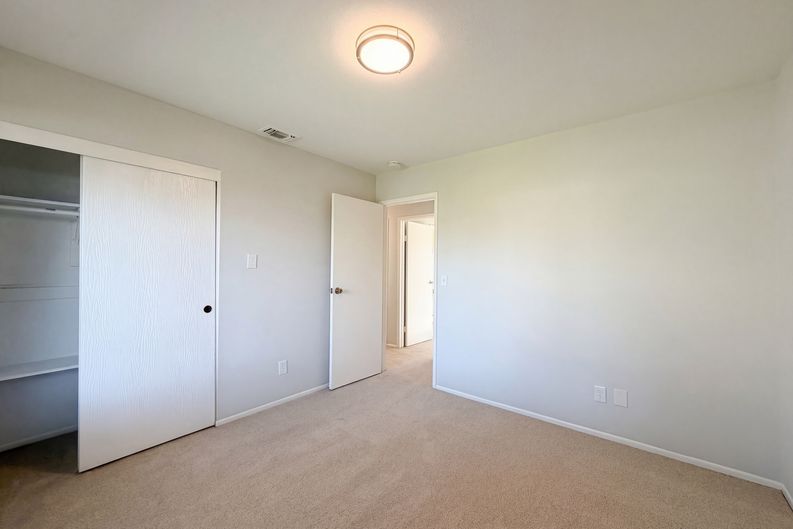 Photo 4 of 21 of 2785 Bonita Dr, Highland, CA