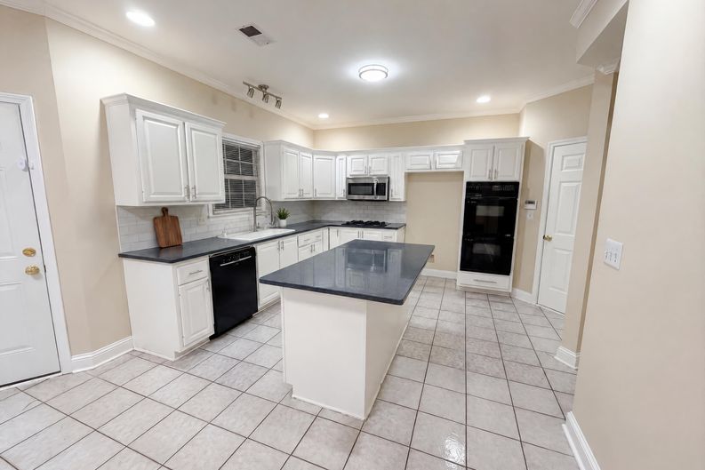 Photo 6 of 41 of 3805 Lenna Dr, Snellville, GA