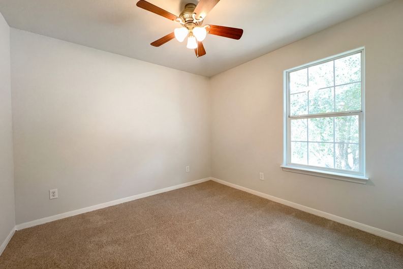 Photo 12 of 17 of 2310 Redfish Dr, Texas City, TX