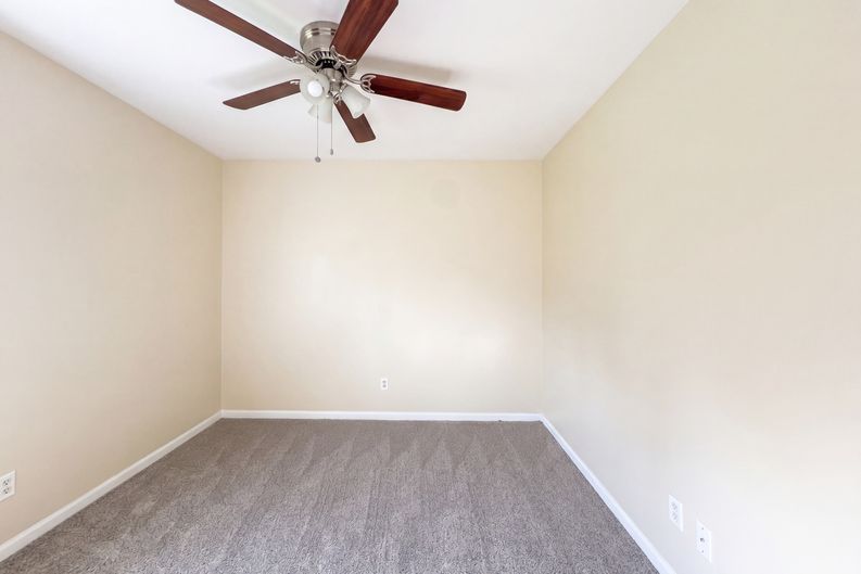 Photo 10 of 22 of 1808 Dailey Ter NW, Huntsville, AL