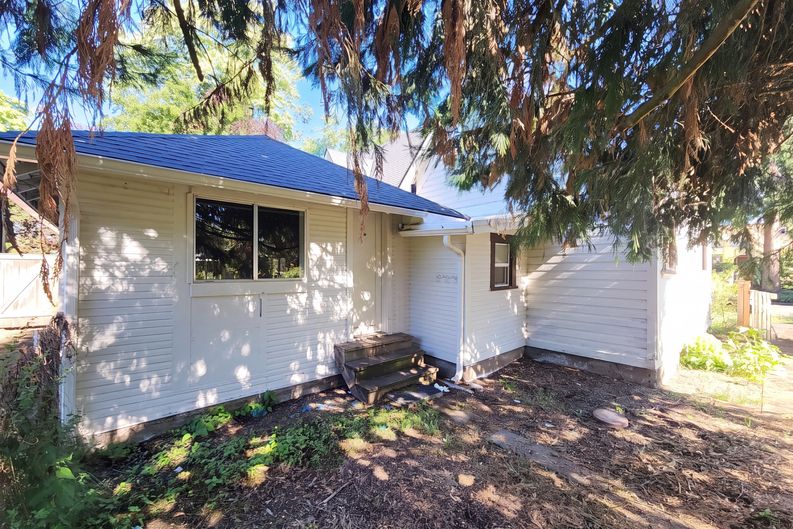 Photo 5 of 29 of 1011 Almaden St, Eugene, OR