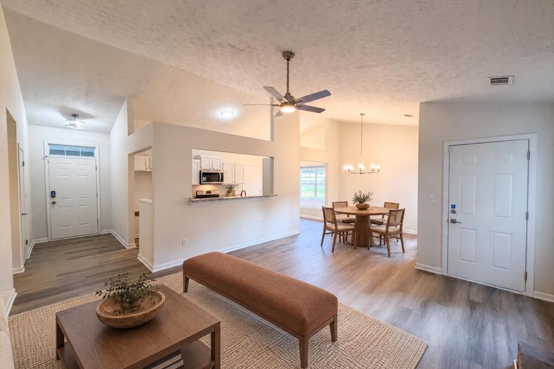 Photo 7 of 22 of 5857 Mistyview Dr, Rex, GA