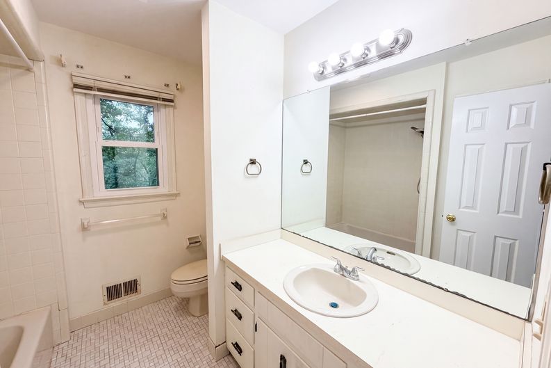Photo 12 of 35 of 101 Wexford Way, Basking Ridge, NJ