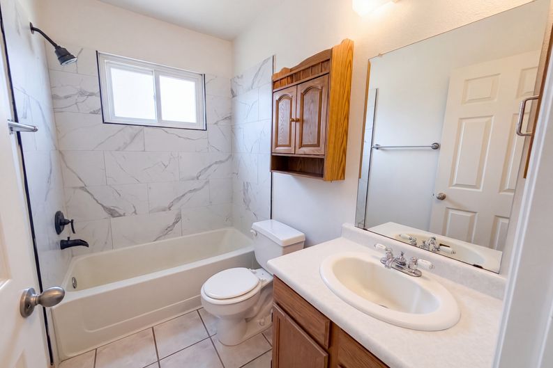 Photo 14 of 23 of 1609 Blue Quail Ct NE, Rio Rancho, NM