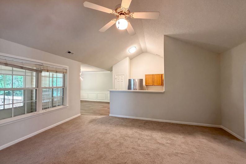 Photo 4 of 16 of 4536 Drewbridge Way, Raleigh, NC