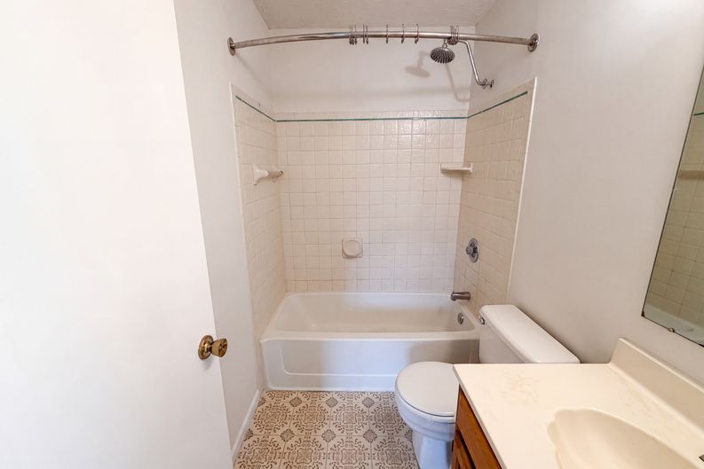 Photo 19 of 31 of 3920 Cedric Ln, Dublin, OH