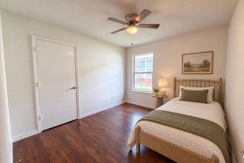 Photo 10 of 19 of 2324 Glenhaven Dr, McKinney, TX