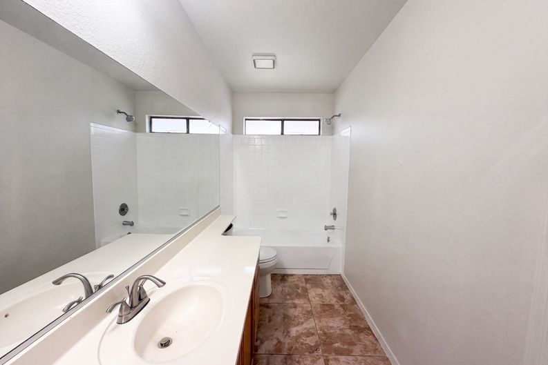 Photo 18 of 30 of 10020 W Montecito Ave, Phoenix, AZ