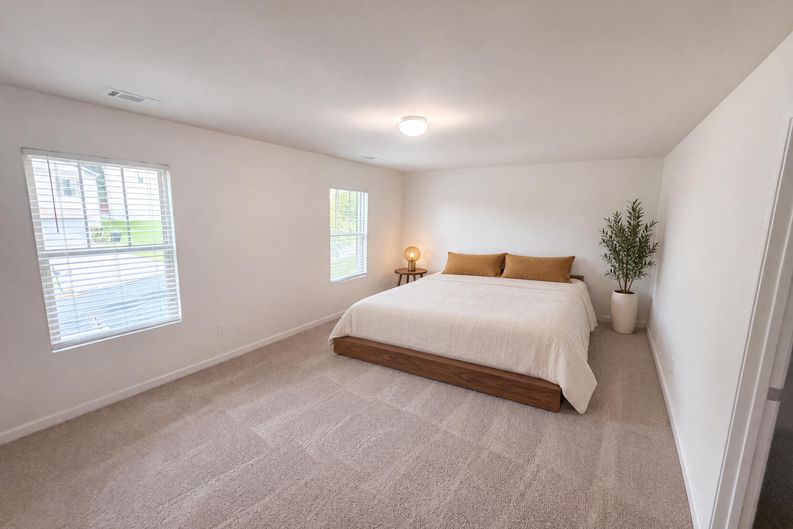 Photo 7 of 22 of 611 Dodson Lake Ct, Fairburn, GA