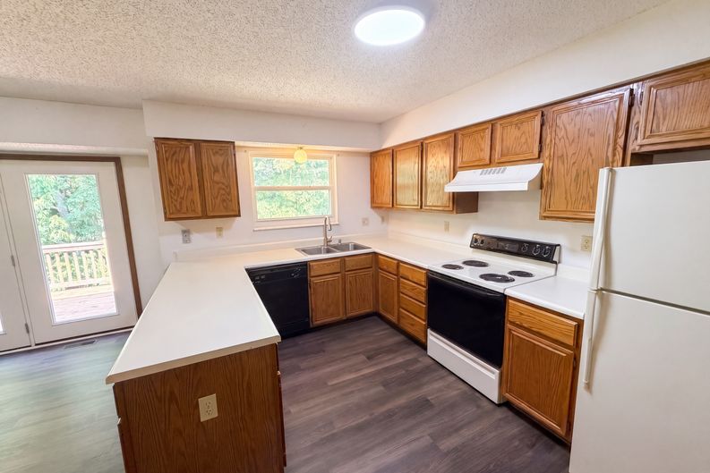 Photo 6 of 23 of 2827 Bromley Dr, O Fallon, MO