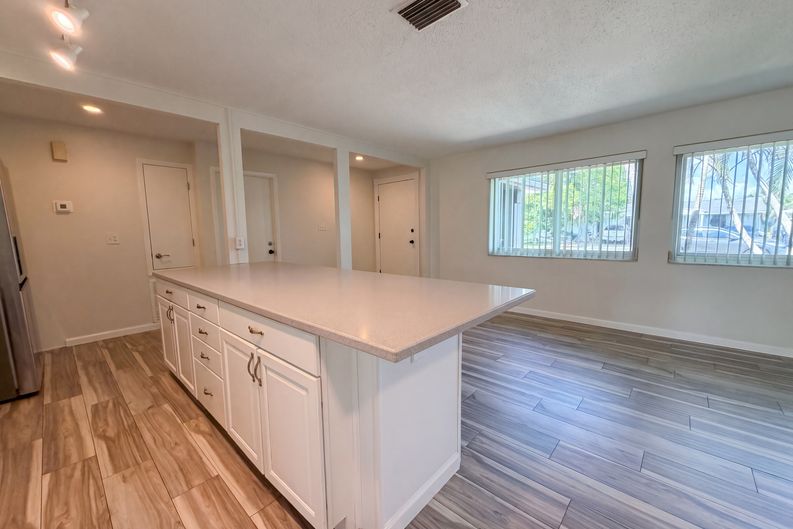 Photo 10 of 26 of 3260 Pinetree St, Port Charlotte, FL