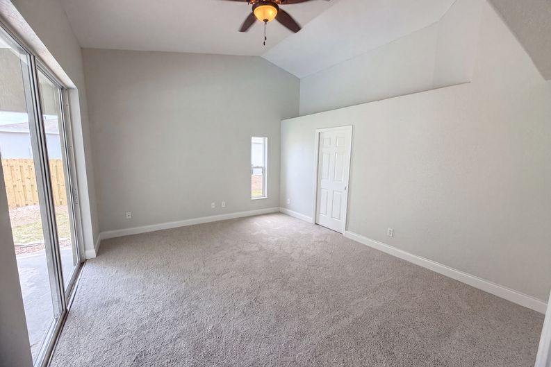 Photo 14 of 29 of 711 SE Celtic Ave, Port Saint Lucie, FL
