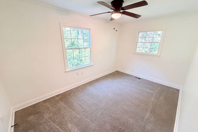 Photo 13 of 22 of 2674 Skylane Dr, Marietta, GA
