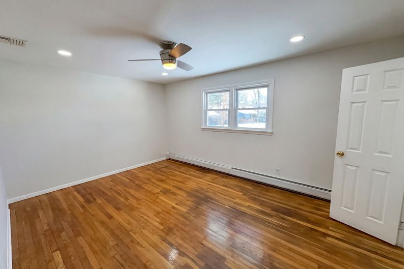 Photo 4 of 31 of 2622 Cleveland Ave, Township Of Washington, NJ