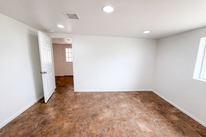 Photo 4 of 26 of 2722 E Nisbet Rd, Phoenix, AZ