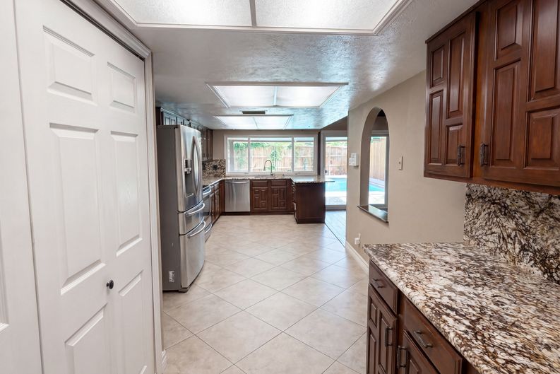 Photo 6 of 28 of 6302 Zanes Ct, Plano, TX