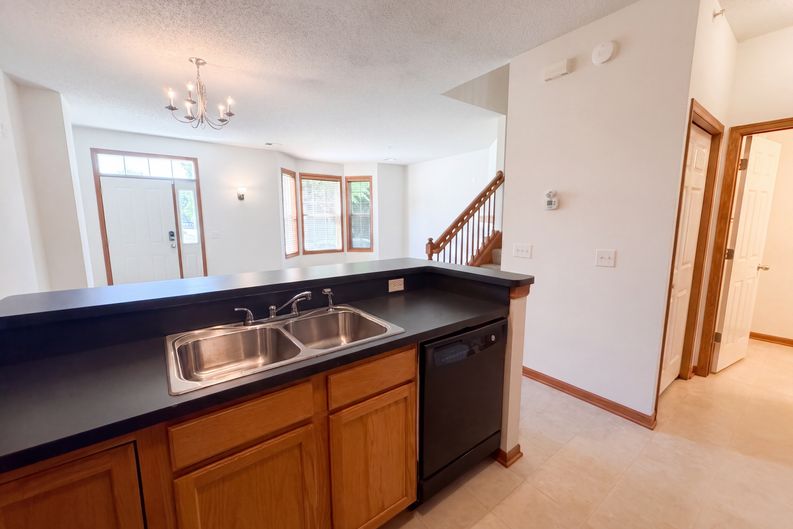 Photo 11 of 25 of 7231 Jewel Ln N, Maple Grove, MN