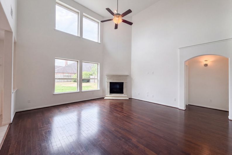 Photo 3 of 28 of 19607 Pecos Bend Ct, Cypress, TX