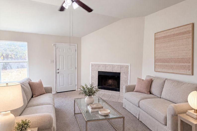 Photo 3 of 17 of 1910 Tawakani Ln, Little Elm, TX