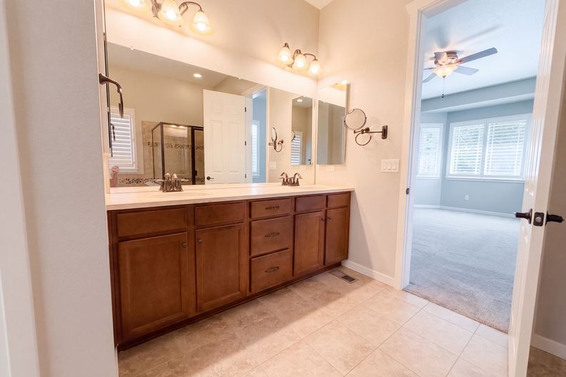 Photo 23 of 40 of 14928 Nighthawk Ln, Broomfield, CO