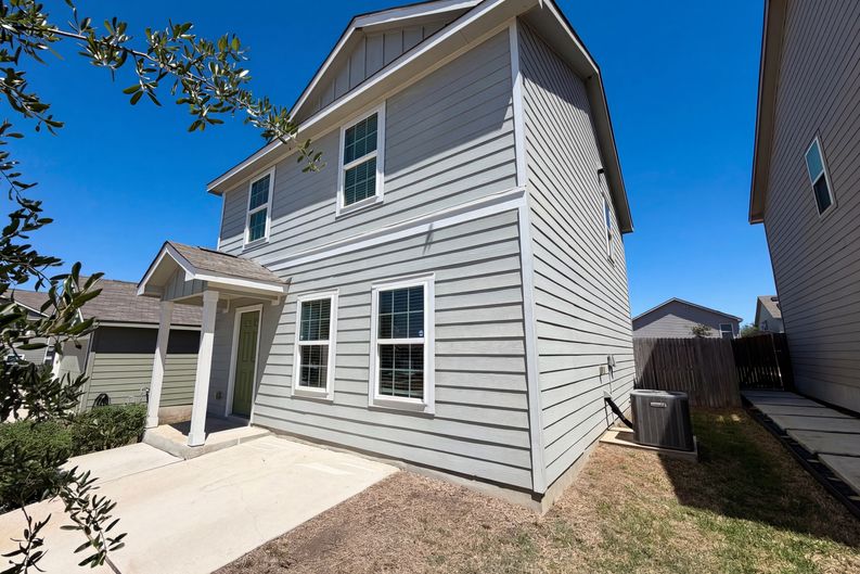 Photo 6 of 17 of 210 Expedition Way, San Antonio, TX