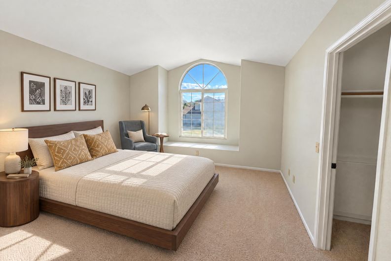 Photo 4 of 14 of 6424 N Beechwood Ave, San Bernardino, CA