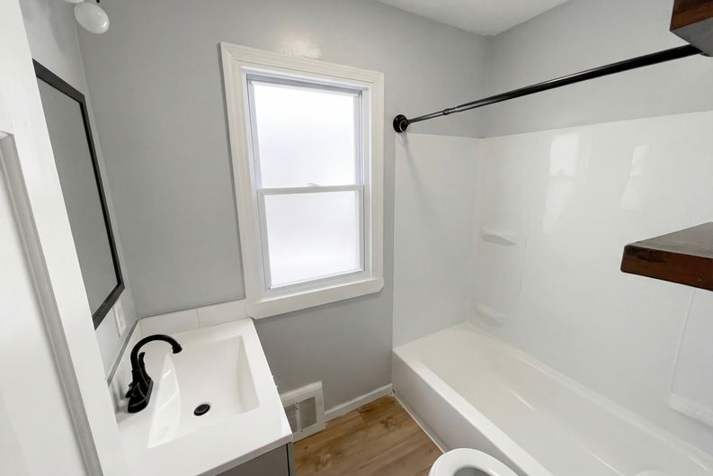 Photo 6 of 19 of 17409 Mapleboro Ave, Maple Heights, OH