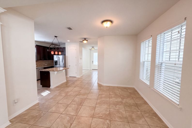 Photo 11 of 39 of 8231 Laureate Blvd, Orlando, FL