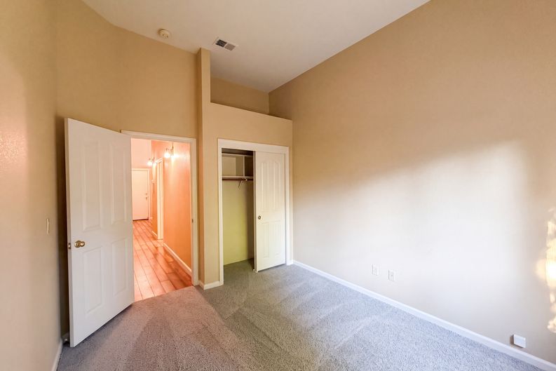 Photo 12 of 44 of 5344 Swindon Rd, Rocklin, CA