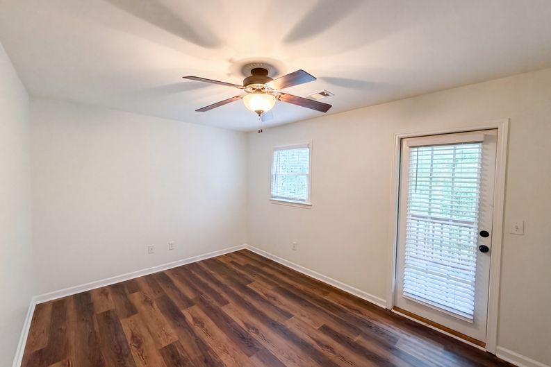 Photo 15 of 30 of 2298 Camden Dr SW, Marietta, GA