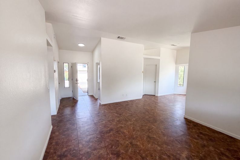 Photo 8 of 18 of 5840 N Belbrook Dr, Tucson, AZ
