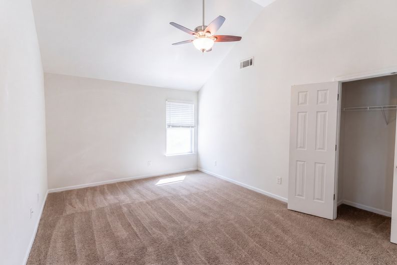 Photo 7 of 25 of 330 Oxnard Cir SW, Atlanta, GA