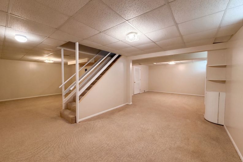 Photo 21 of 30 of 923 Keeneland Rd, Florissant, MO