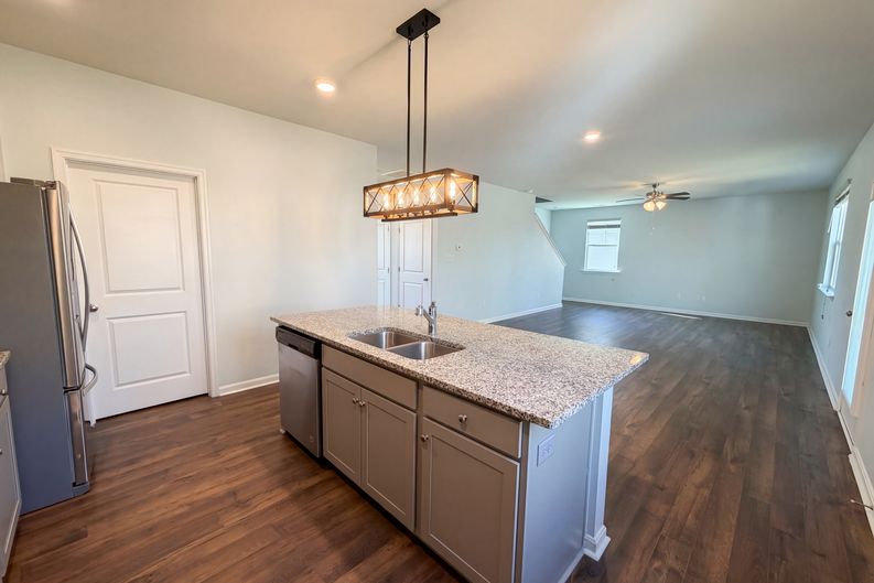 Photo 9 of 22 of 6454 Faulkner Dr, North Chesterfield, VA