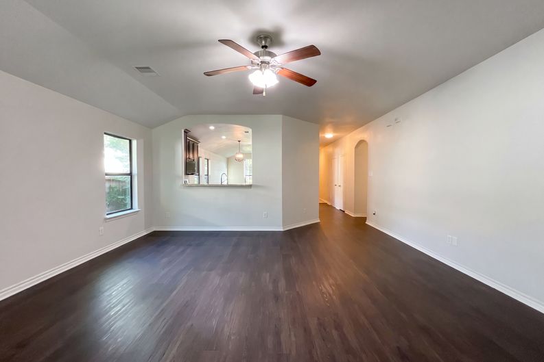 Photo 3 of 18 of 1603 Katydid Ct, Conroe, TX