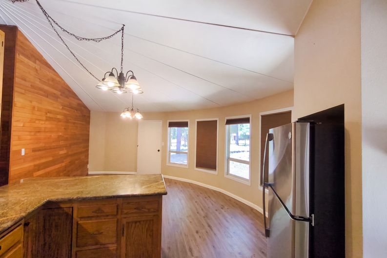 Photo 10 of 33 of 56992 Fawn Ln, Bend, OR