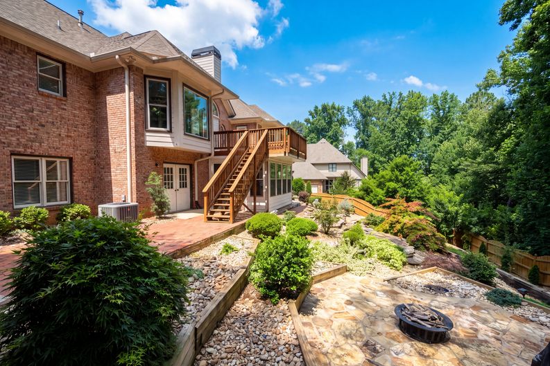 Photo 9 of 39 of 135 N Clublands Ct, Johns Creek, GA